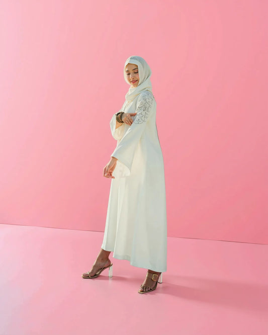 Aminah – Elegant Modest Abaya with Premium Detailing
