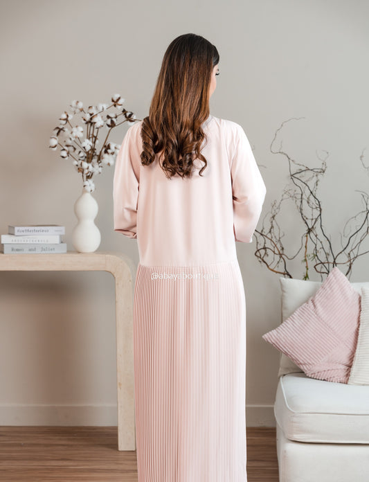 عباية عائشة من تصميم أبايبوتيك