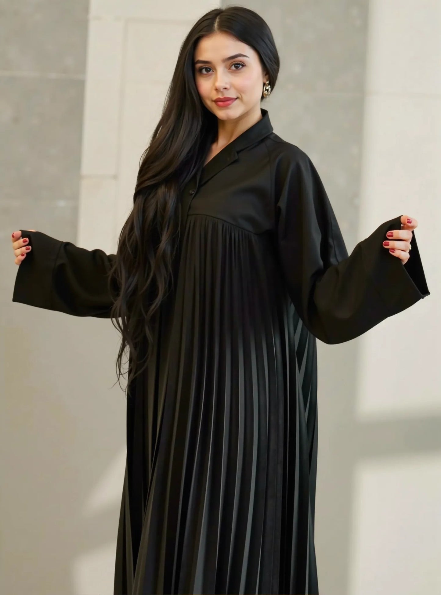 Elegant Pleated Black Abaya – Minimalist Chic