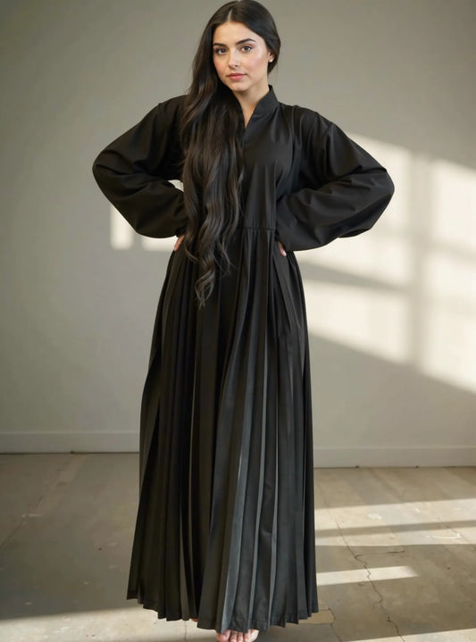 Elegant Pleated Black Abaya – Minimalist Chic