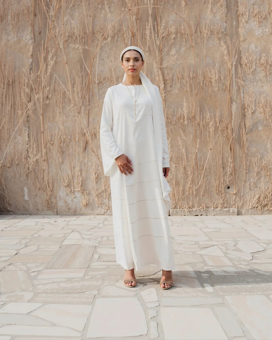 The "Desert Breeze" Abaya – Radiant White with Subtle Line Details