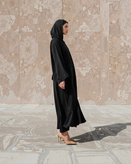The "Onyx Blossom" Abaya – Classic Black with Intricate Detailing