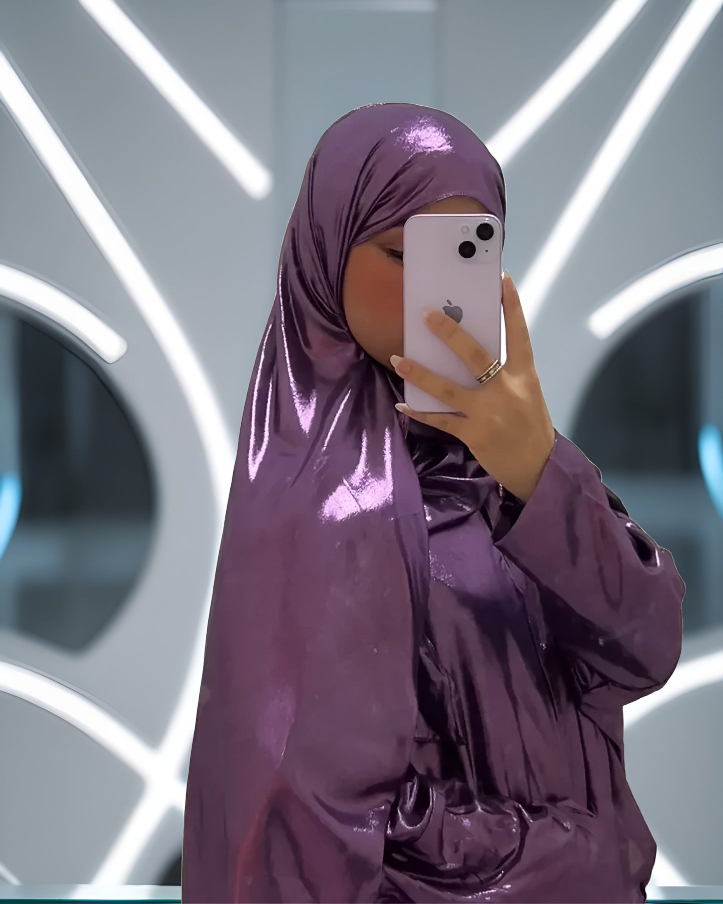 Glamorous Chiffon Abaya – Lightweight Shine for Elegant Looks